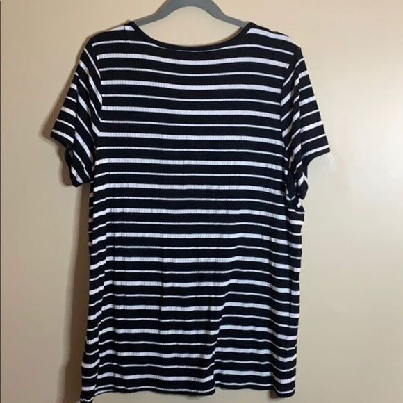 Torrid Black & White Striped T-Shirt - Picture 3 of 7